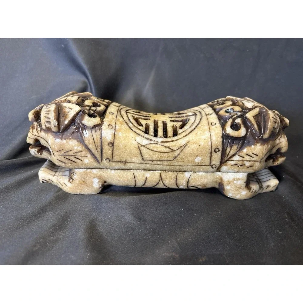 Vintage hand-carved serpentine stone Foo Dog Covered box 9.5